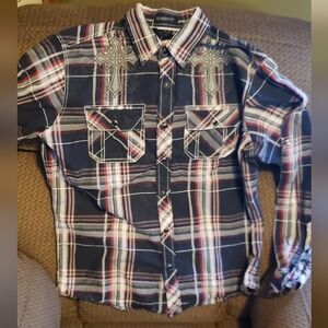 snap closure plaid long sleeve embroidery Cross decal  ✝️ boys size small